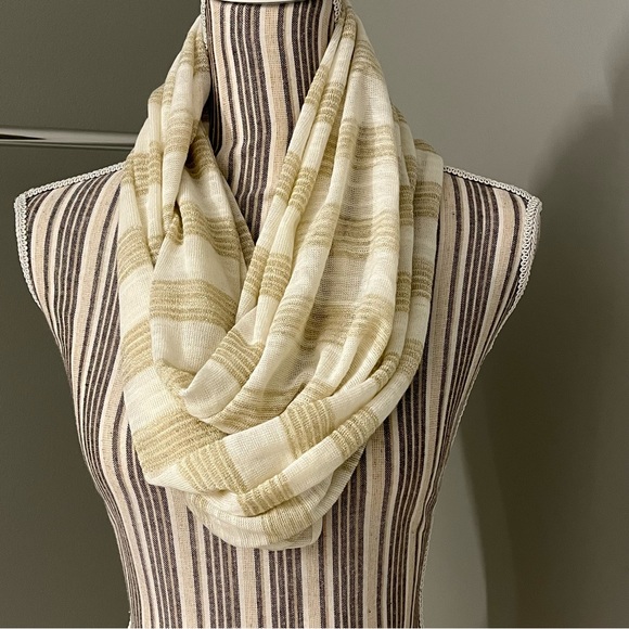 Chicos Womens White Gold Metallic Infinity Scarf Cotton Blend One Size - Picture 1 of 12
